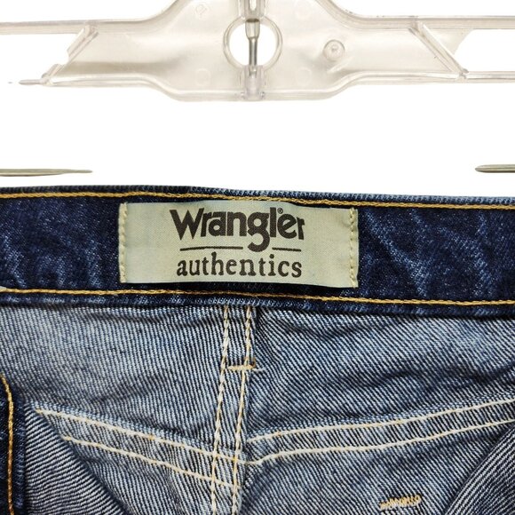 Wrangler Authentics Mens Size 38x30 Blue Denim Jeans Straight-Leg  Classic Fit - Picture 4 of 7
